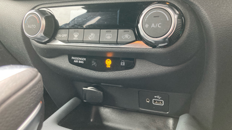 Nissan Juke 1.0 DiG-T 114 N-Connecta 5dr DCT Petrol Hatchback